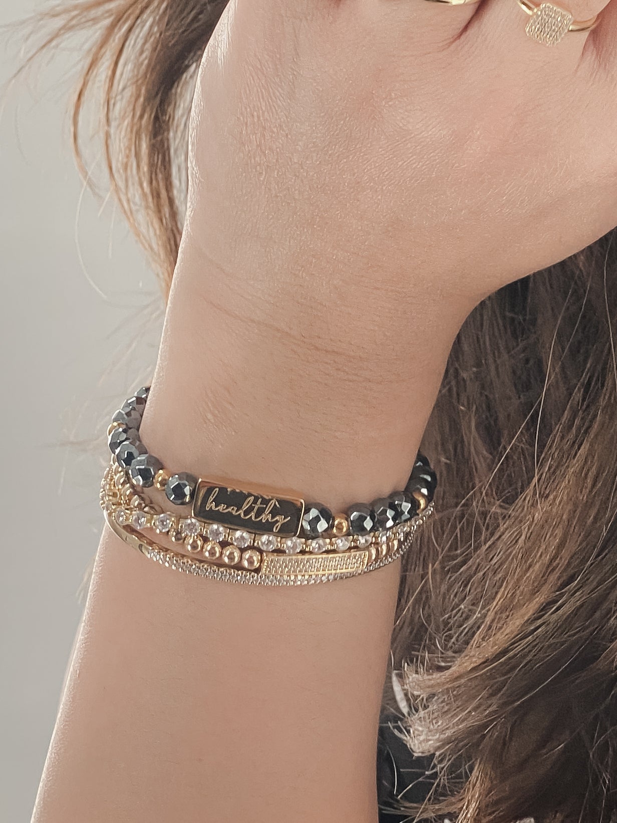 HEALTHY ON HEMATITE ELASTIC BRACELET