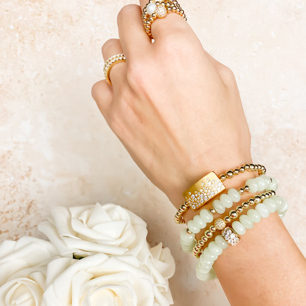 RONDELLE ON PALE LIME JADE ELASTIC BRACELET