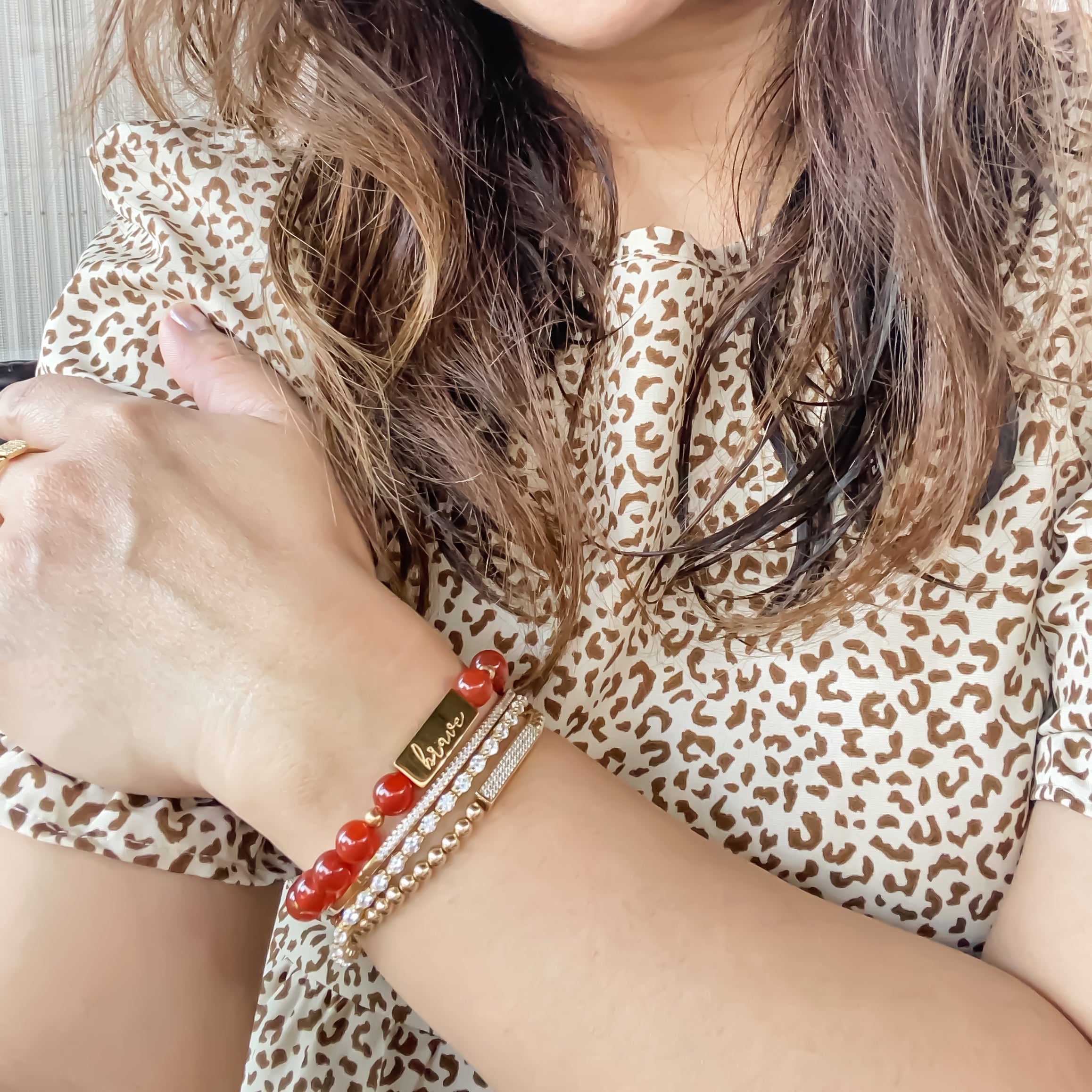 BRAVE ON CARNELIAN ELASTIC BRACELET