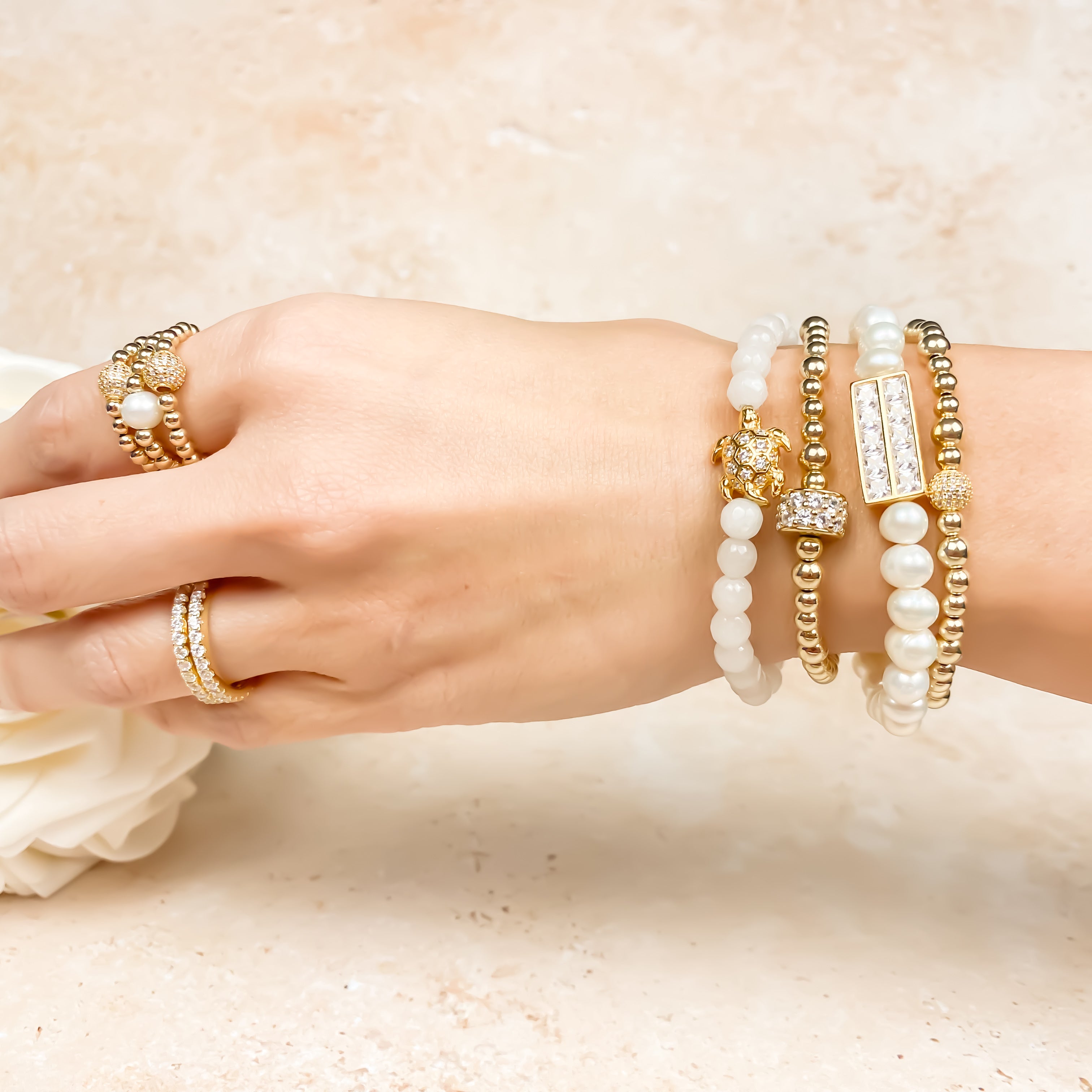 TURTLE ON WHITE JADE ELASTIC BRACELET