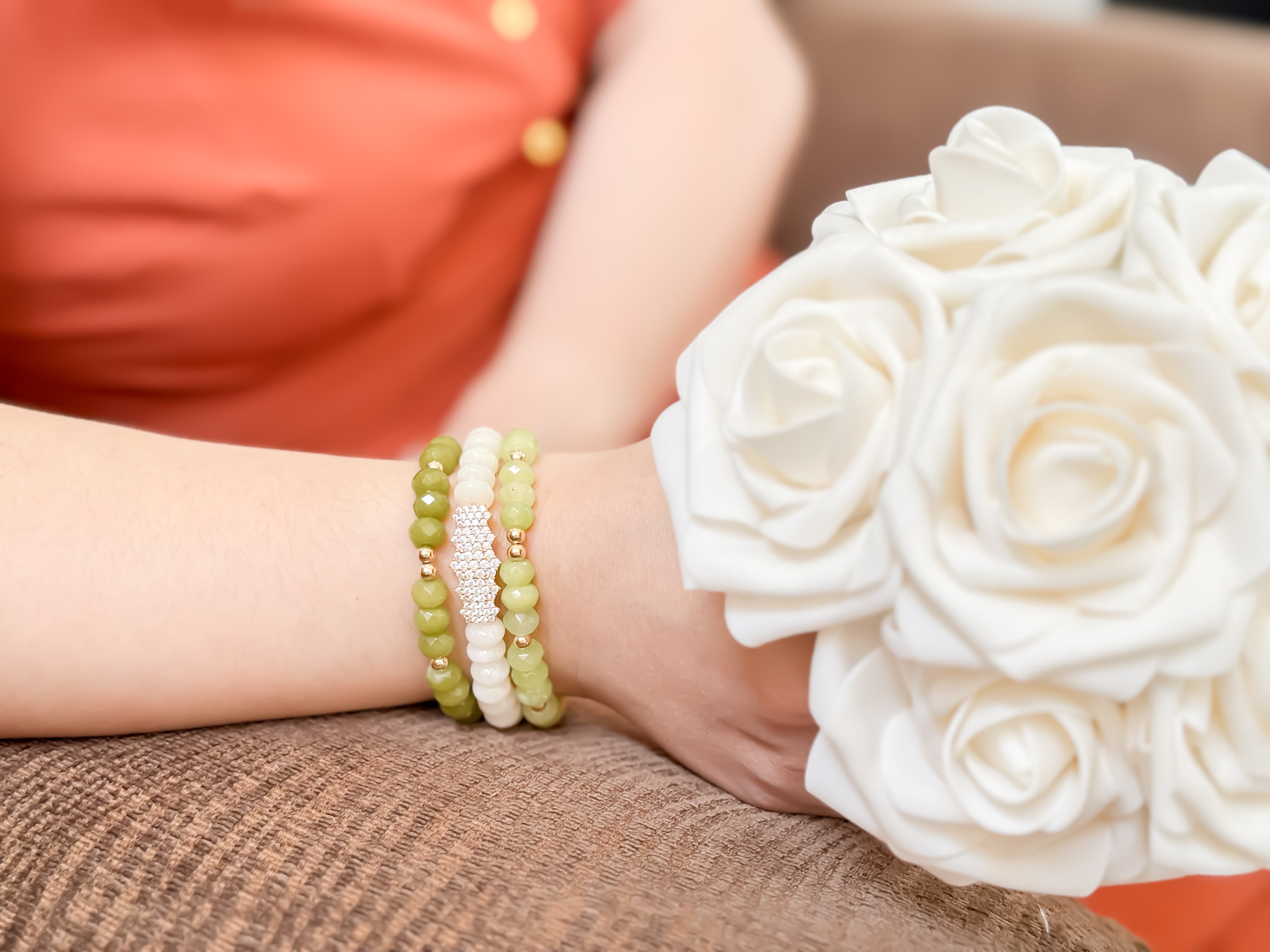 CLUSTER BAR ON FIRST LADY ELASTIC BRACELET