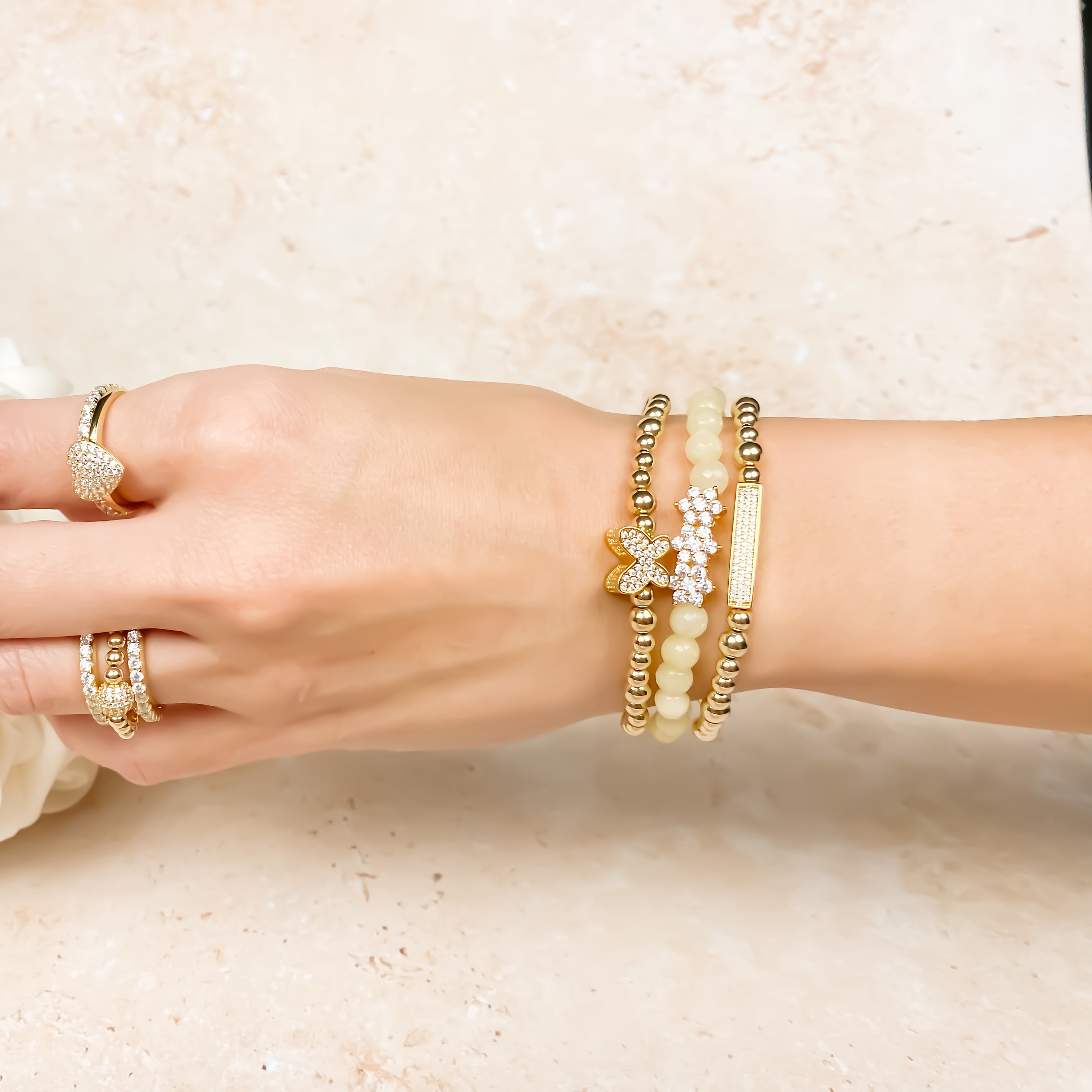 ROSITAS ON YELLOW CREAM ELASTIC BRACELET