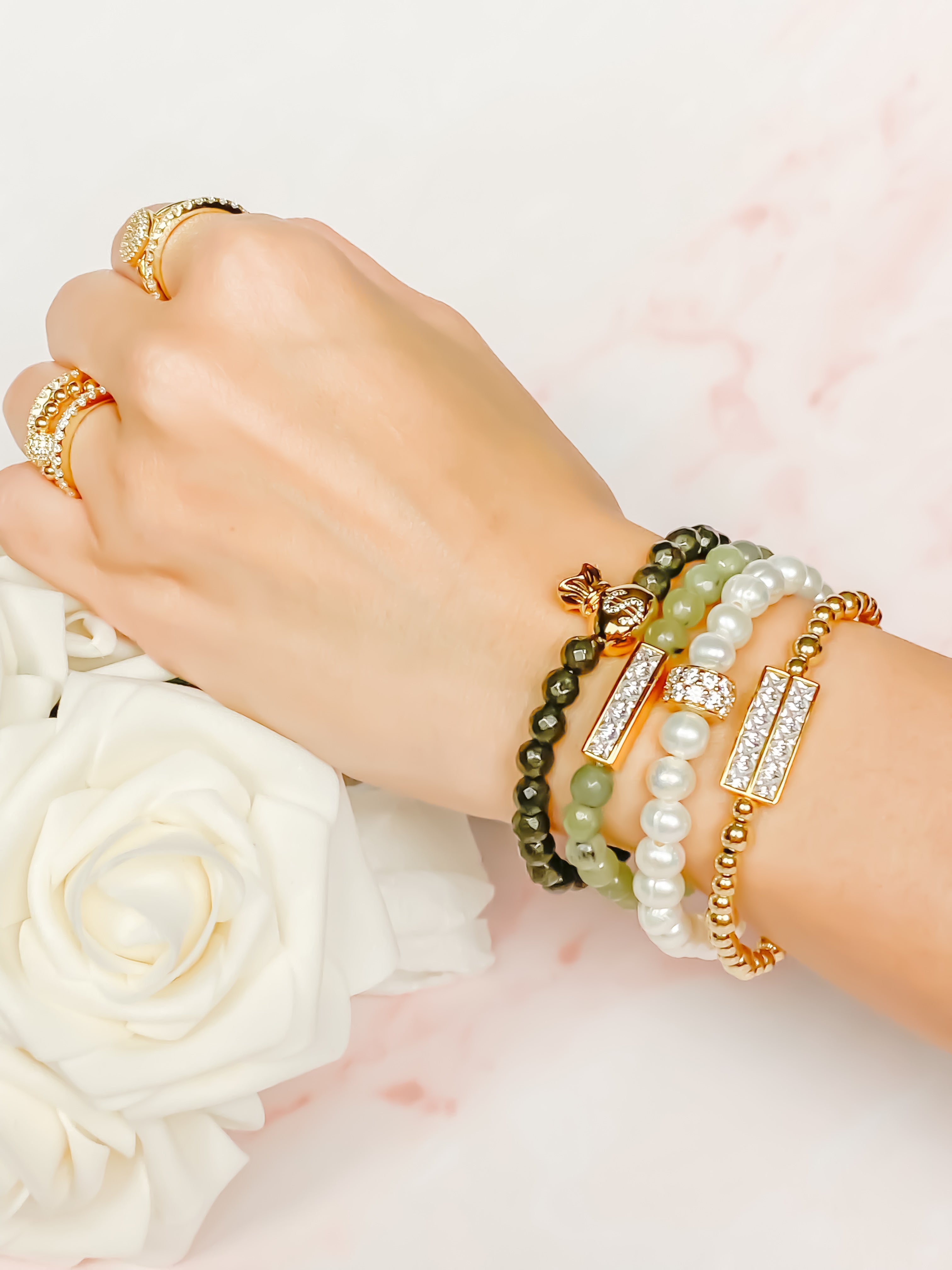 MINI PRINCESS BAR ON PREHNITE ELASTIC BRACELET