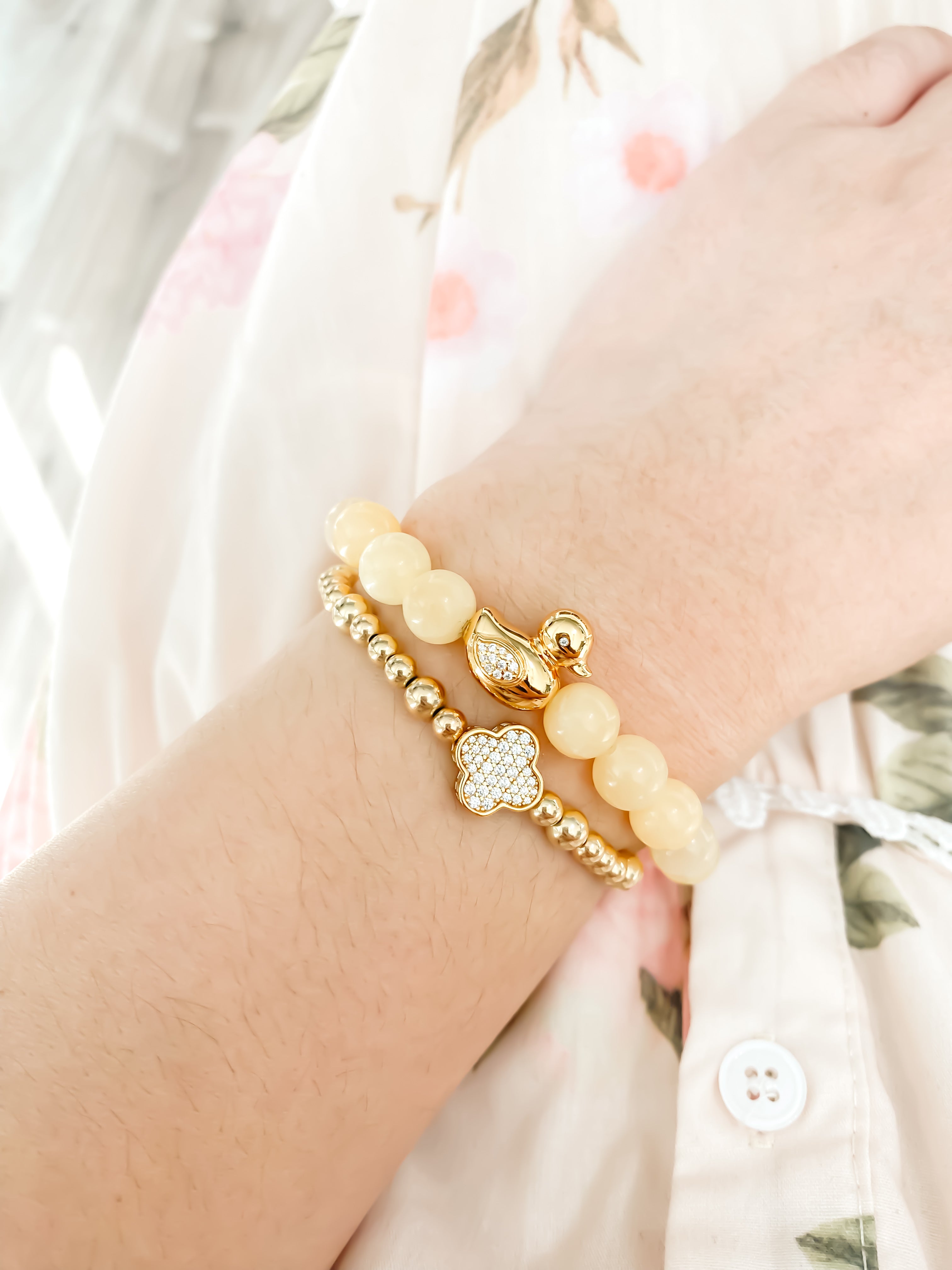 DUCK ON HONEY ONYX ELASTIC BRACELET