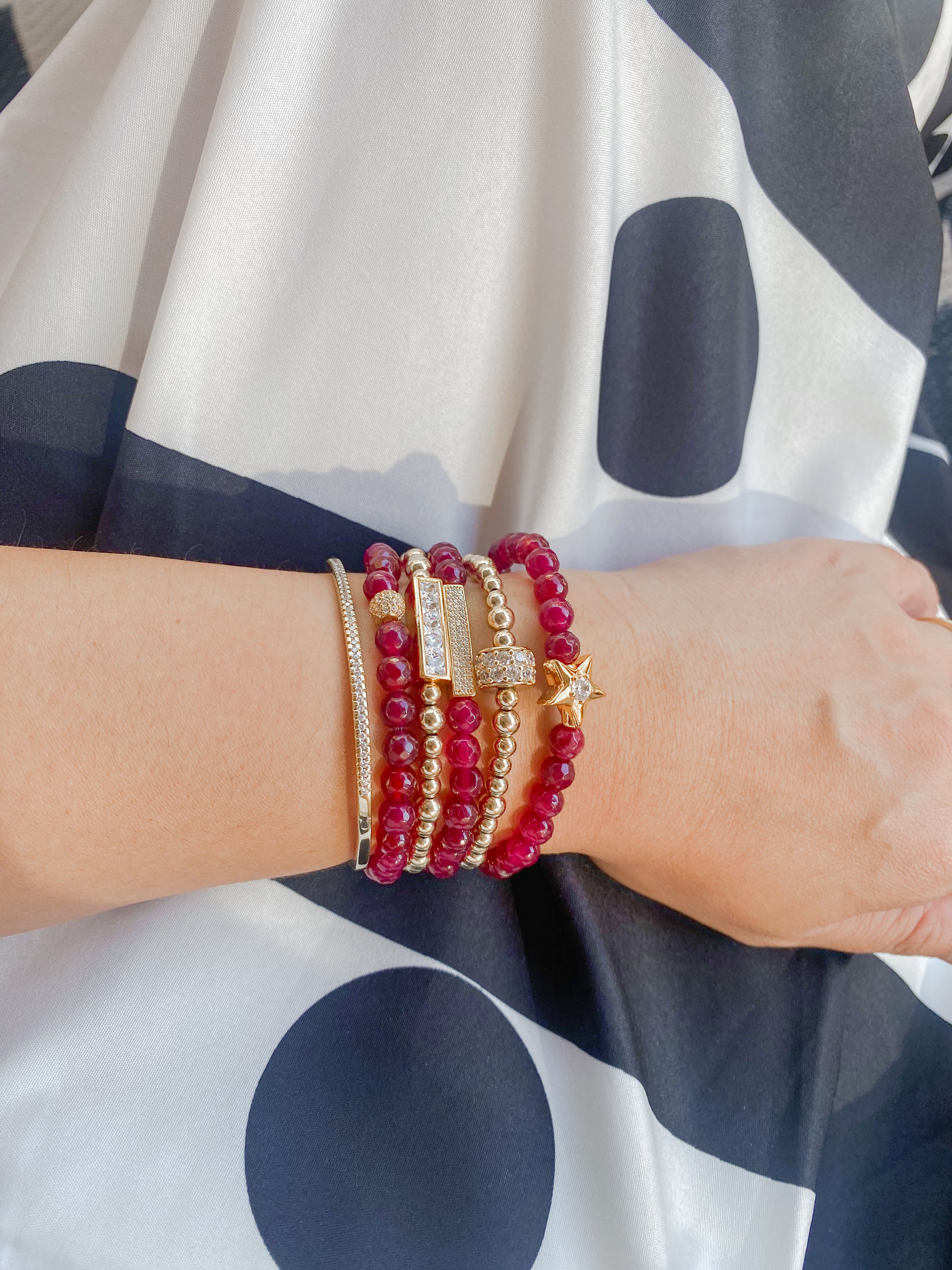 STAR ON POMOGRANATE ELASTIC BRACELET