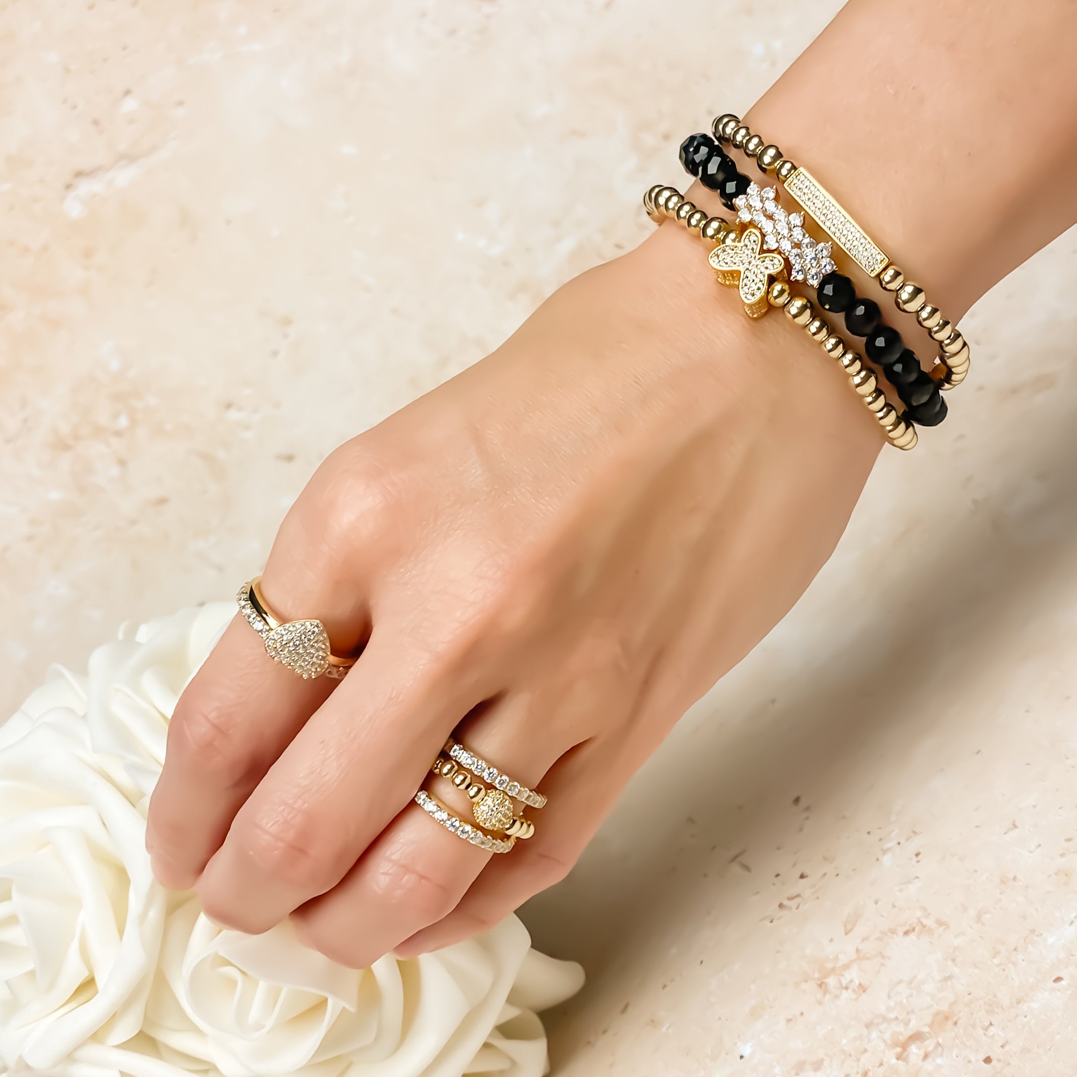 ROSITAS ON BLACK ONYX ELASTIC BRACELET