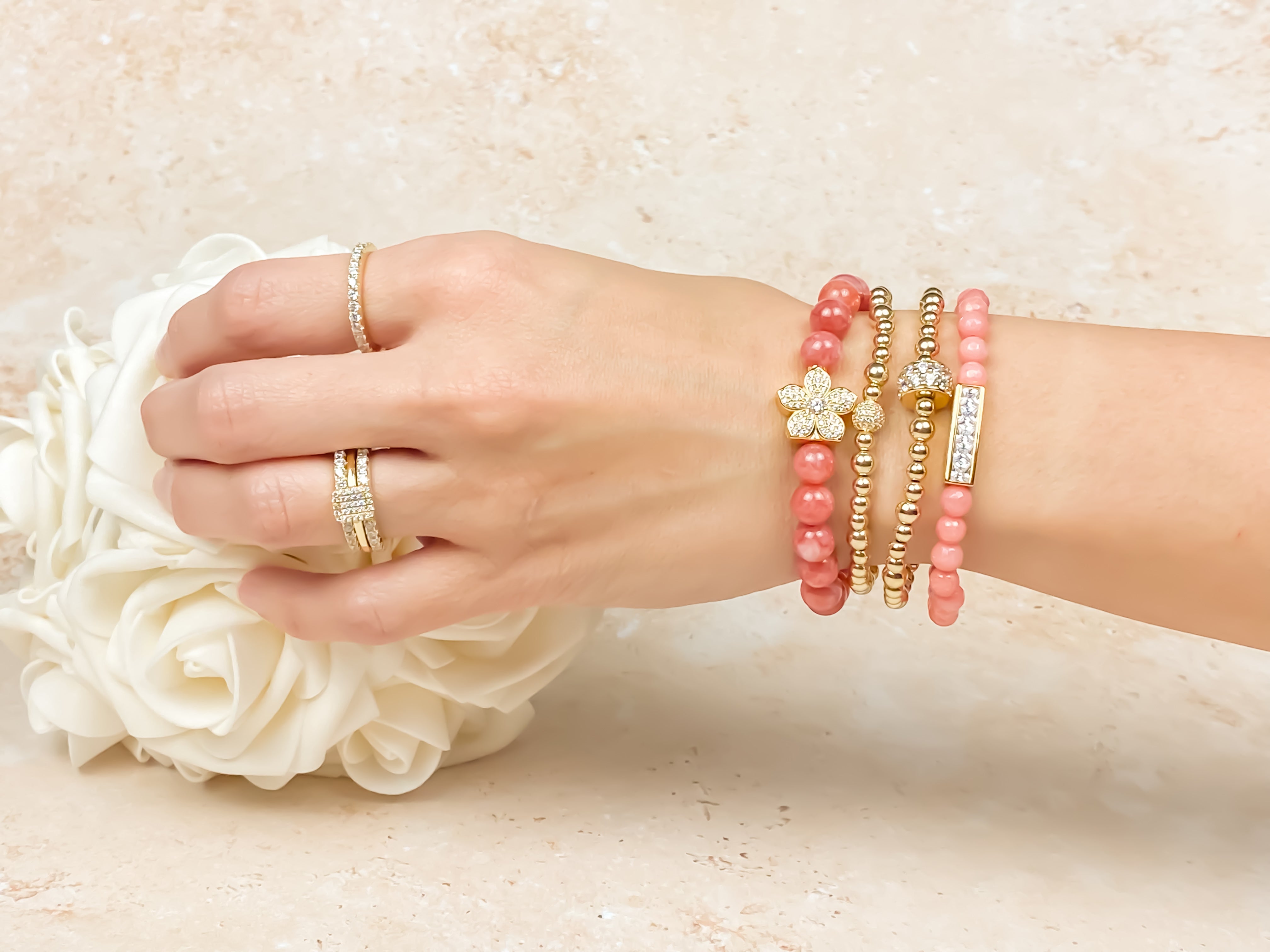 MINI PRINCESS BAR ON CORAL JADE ELASTIC BRACELET