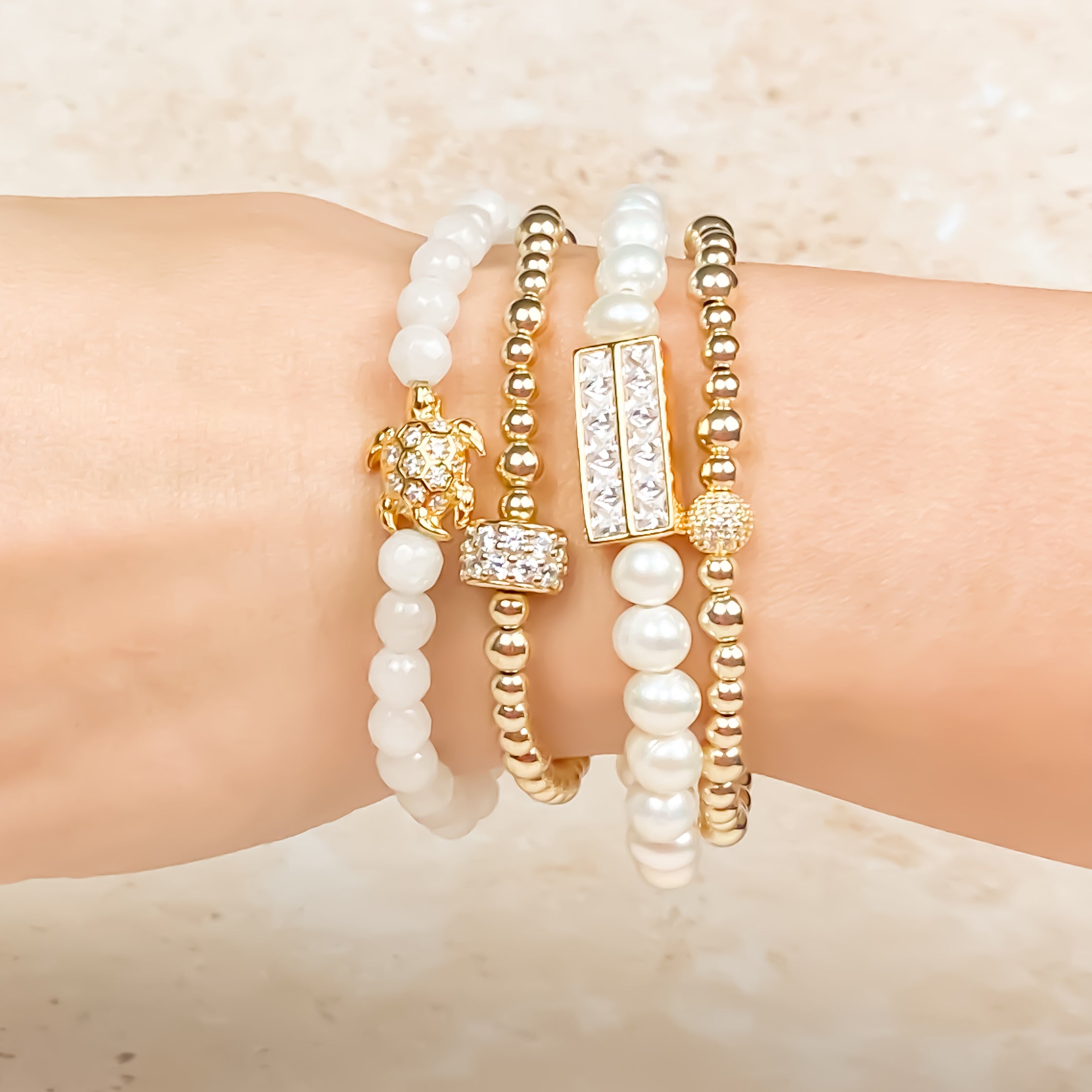 TURTLE ON WHITE JADE ELASTIC BRACELET