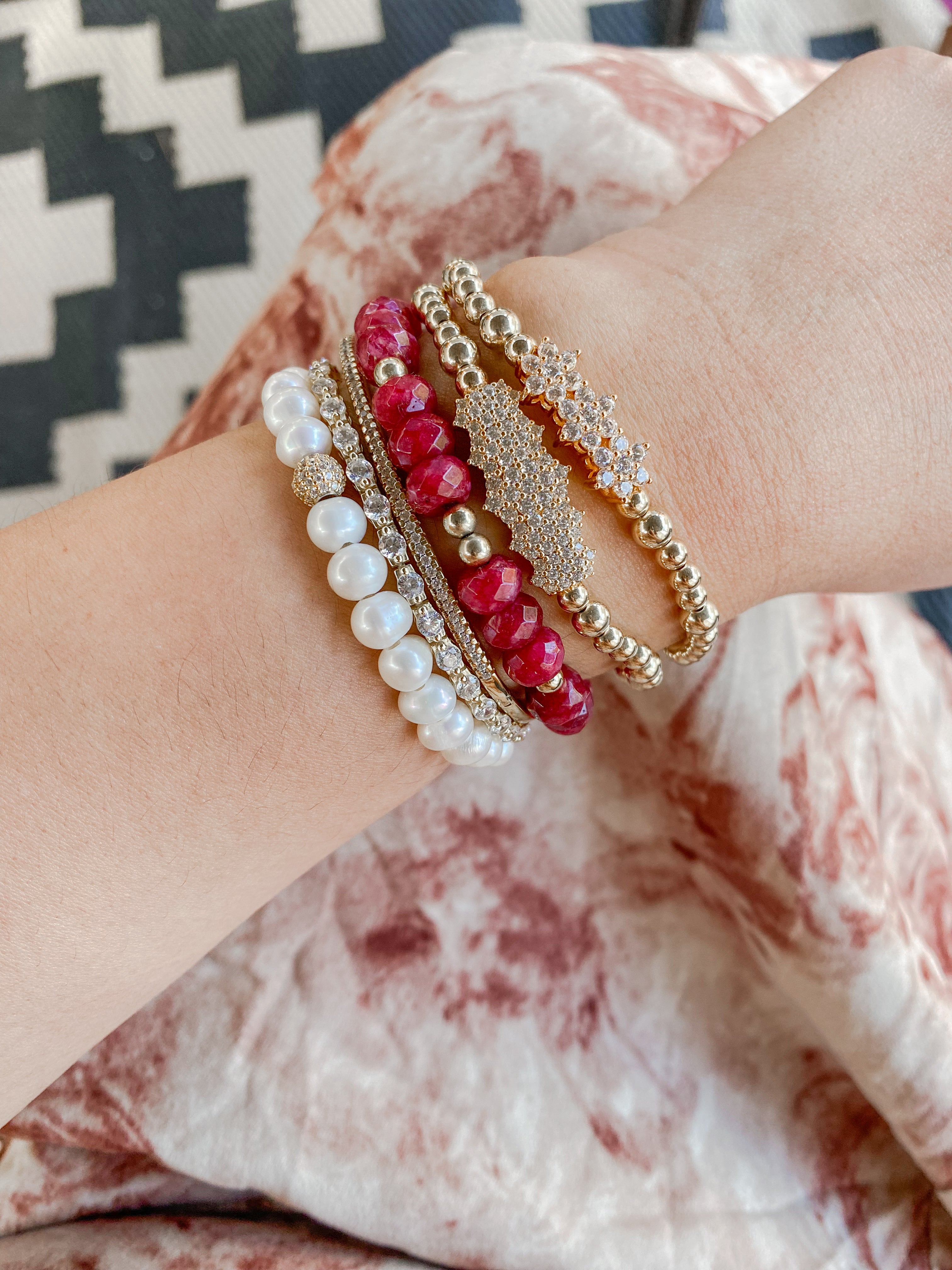 CLUSTER BAR ON GOLD FILLED BEADS ELASTIC BRACELET