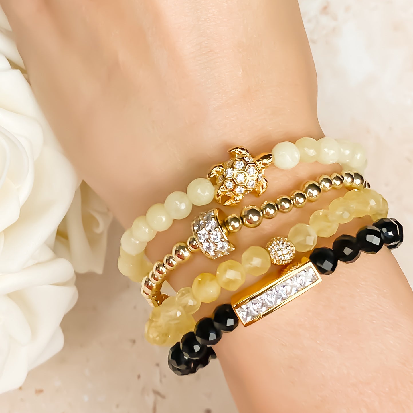 TURTLE ON YELLOW CREAM ELASTIC BRACELET