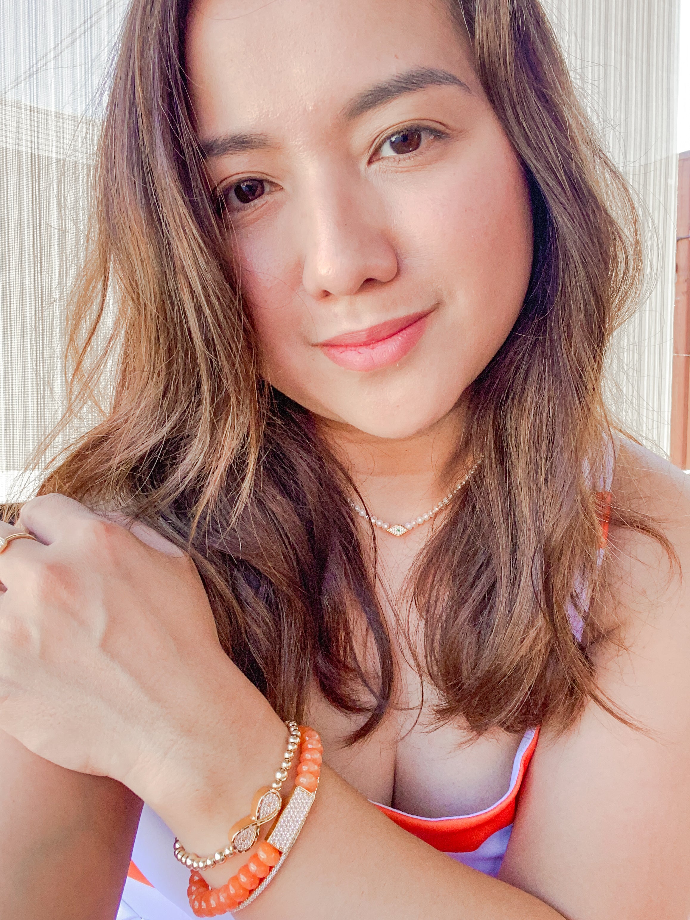 CRYSTAL BAR ON APRICOT ELASTIC BRACELET