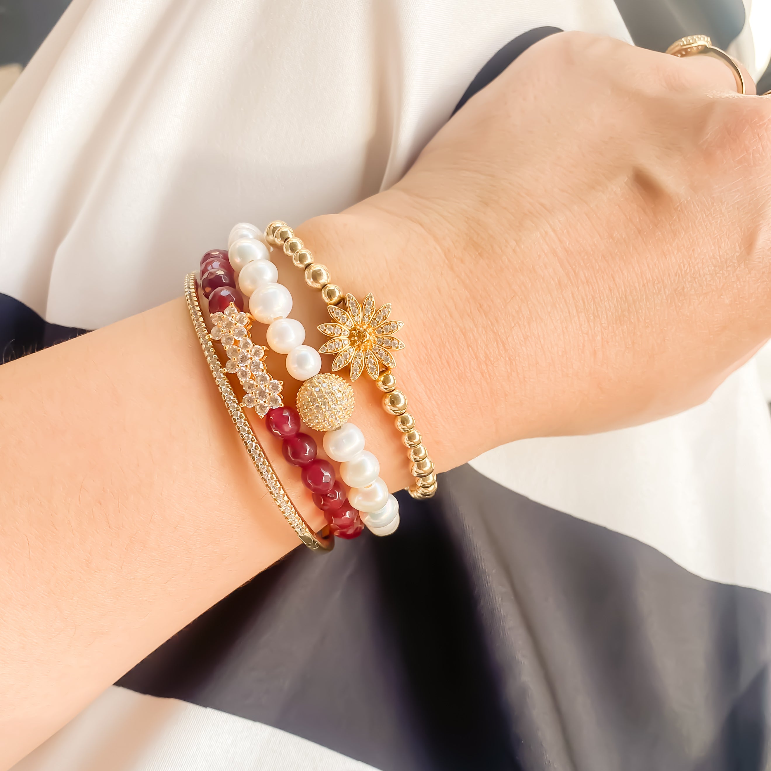 DAIS ON GOLD FILLED BEADS ELASTIC BRACELET