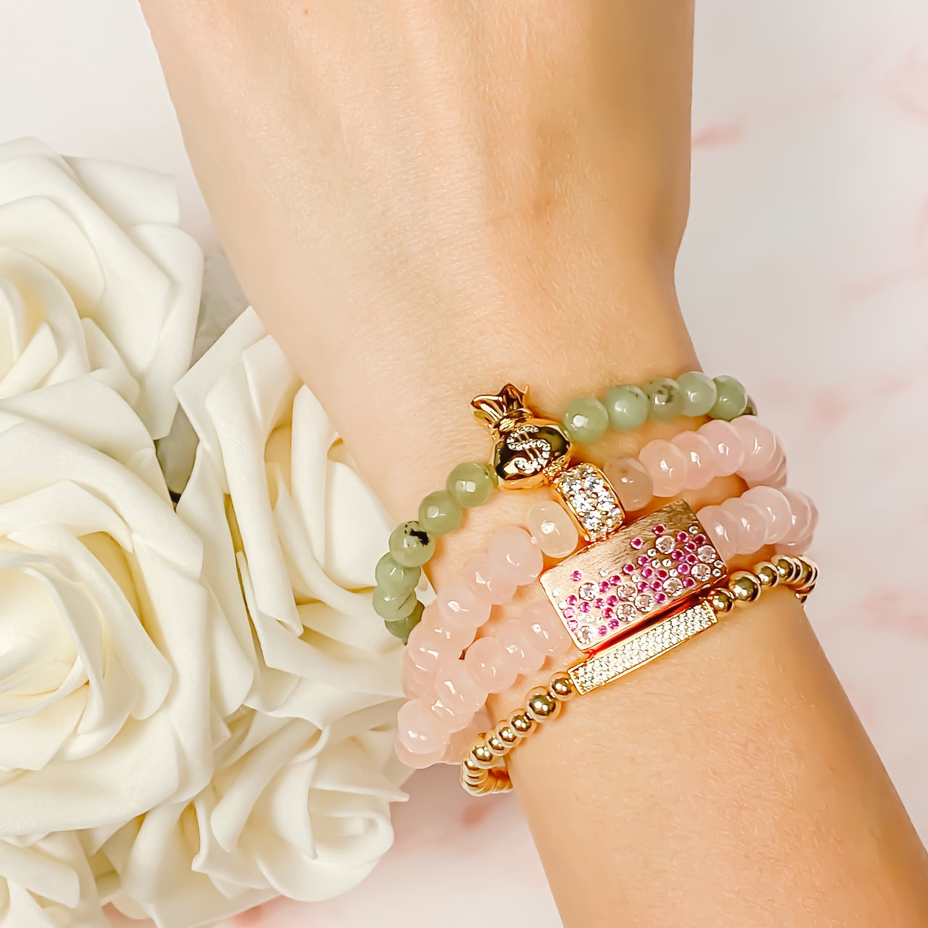 RONDELLE ON ROSE JADE ELASTIC BRACELET
