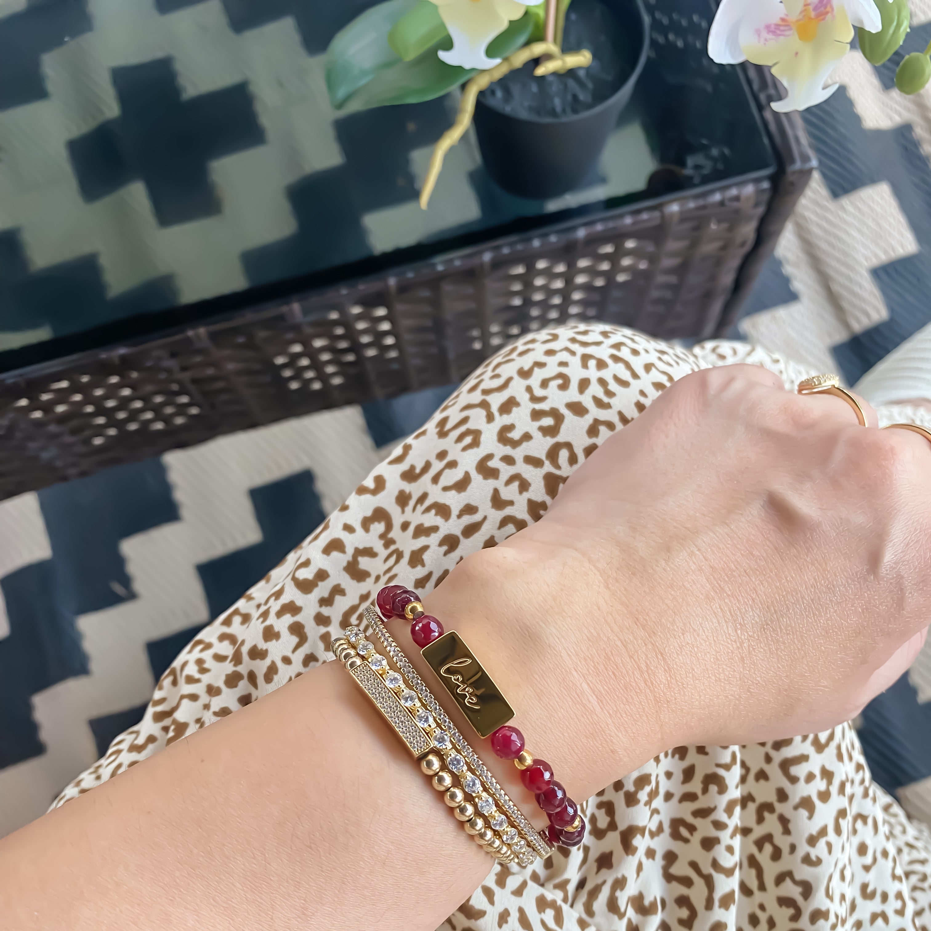 LOVE ON POMEGRANATE ELASTIC BRACELET