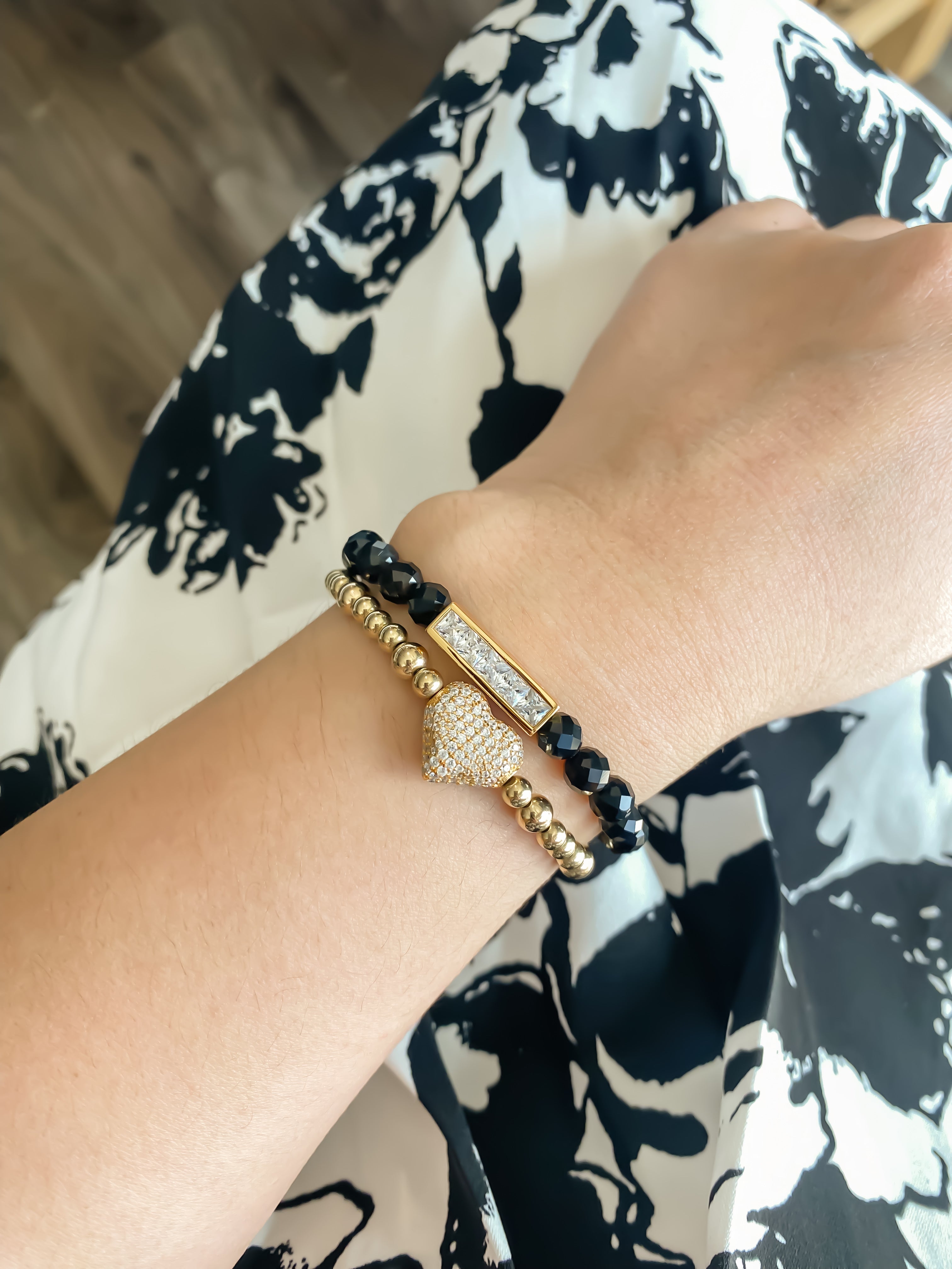 MINI PRINCESS BAR ON BLACK ONYX ELASTIC BRACELET