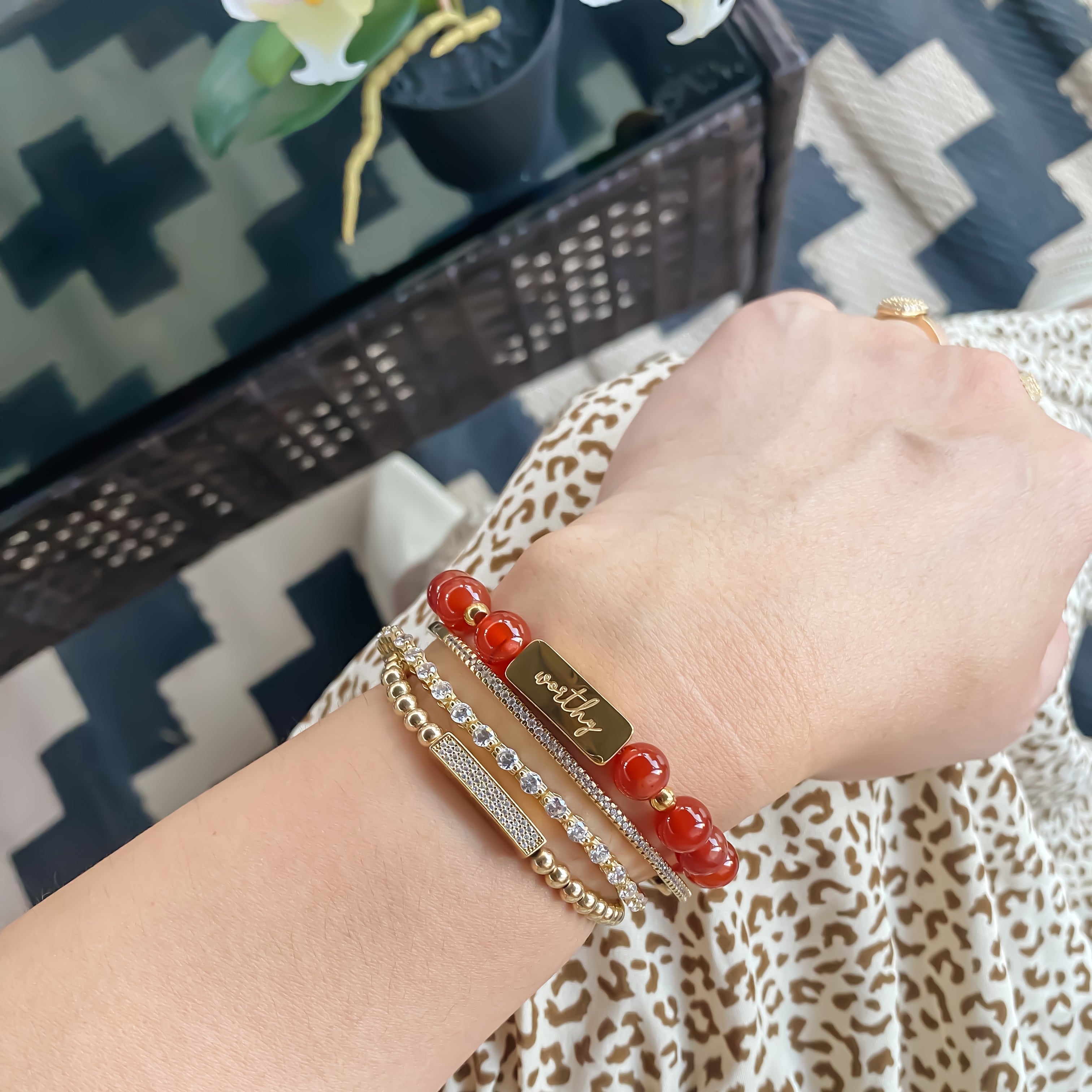 WORTHY ON CARNELIAN ELASTIC BRACELET