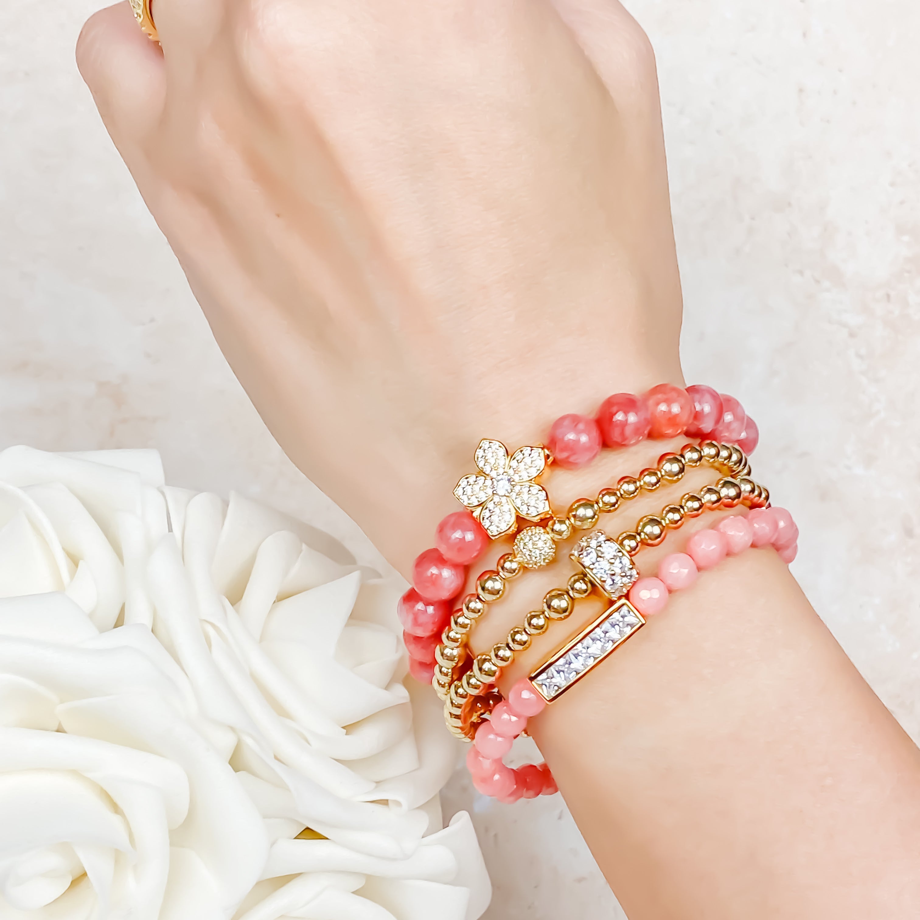 MINI PRINCESS BAR ON CORAL JADE ELASTIC BRACELET