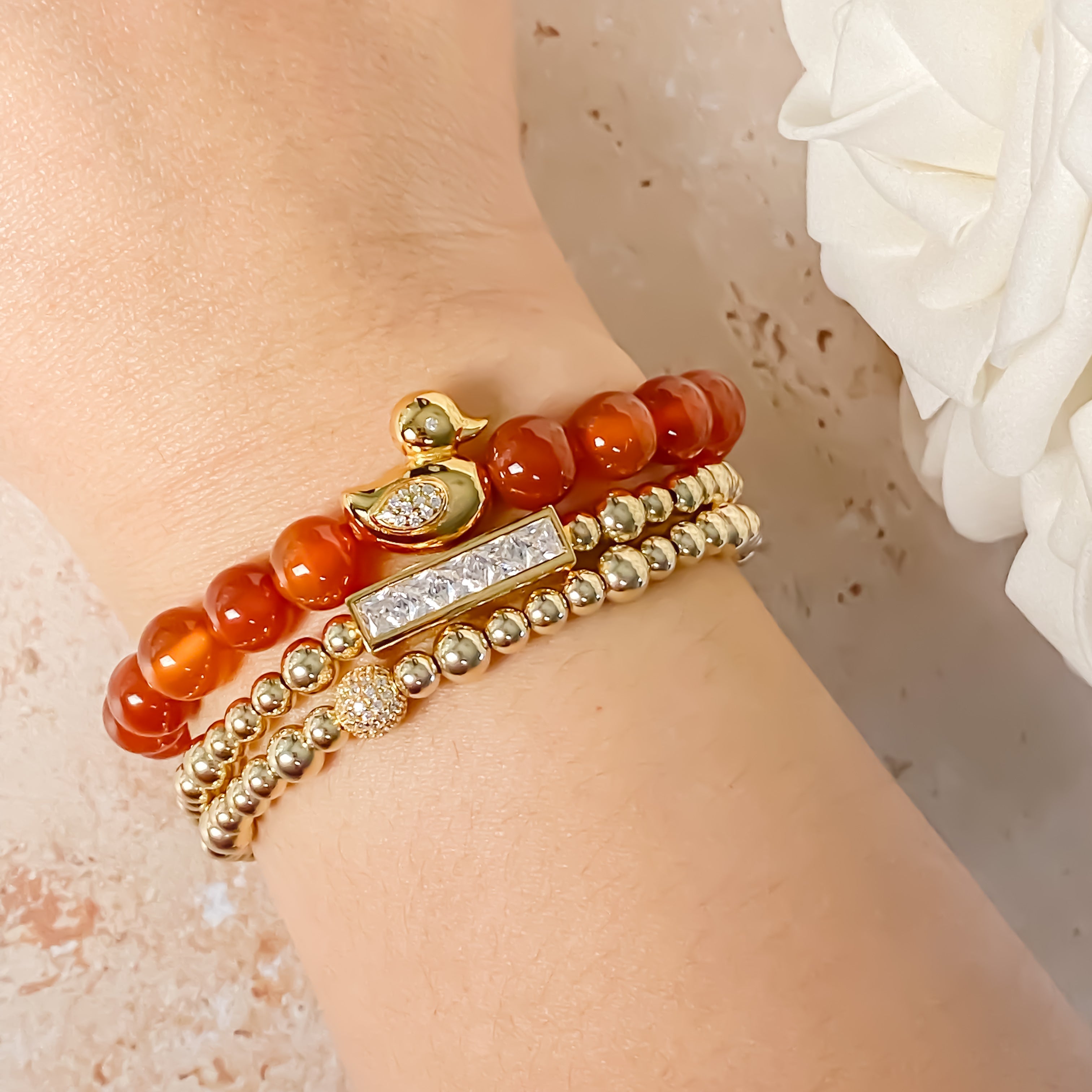 DUCK ON CARNELIAN ELASTIC BRACELET