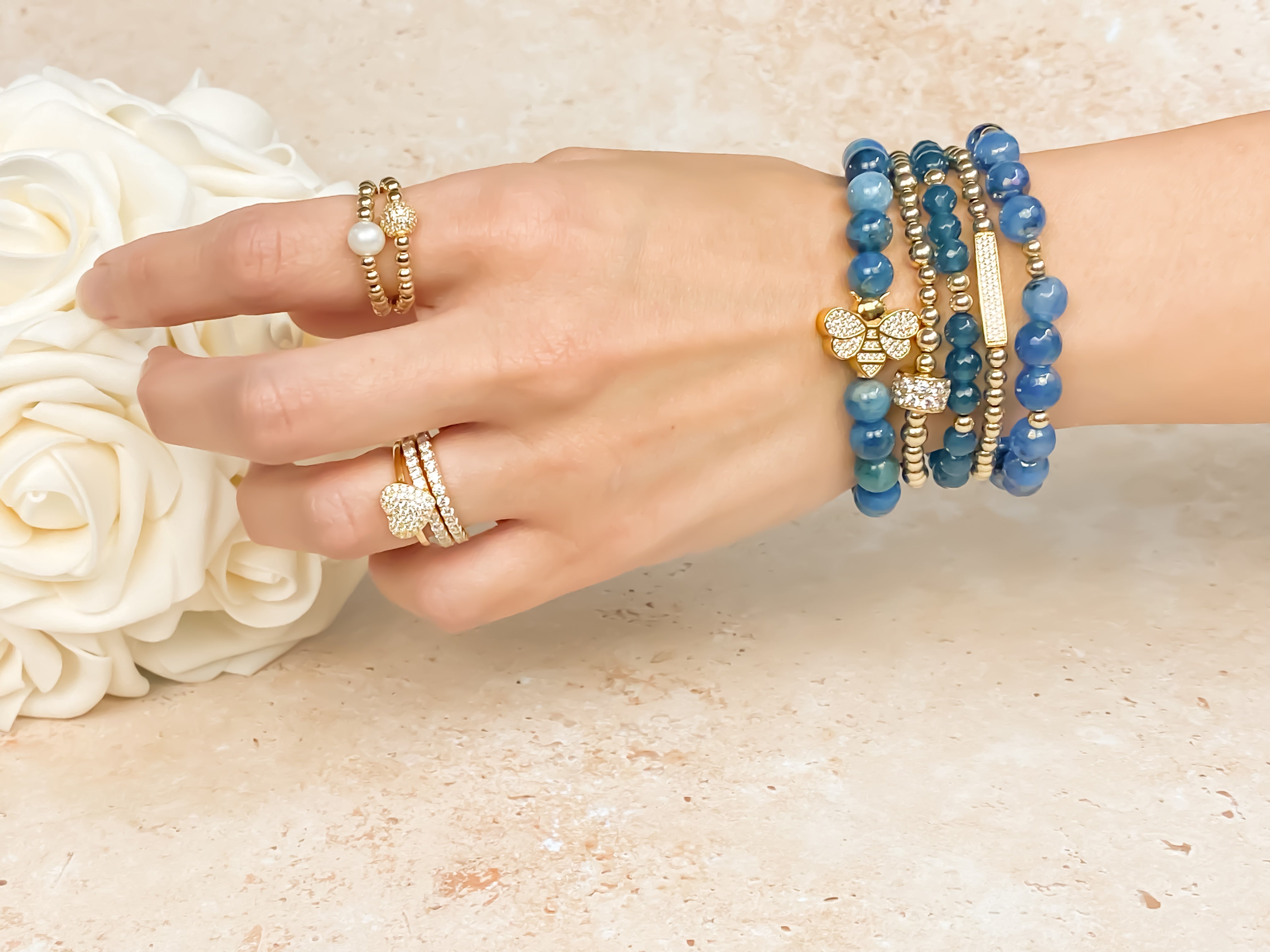 BEE ON APATITE ELASTIC BRACELET