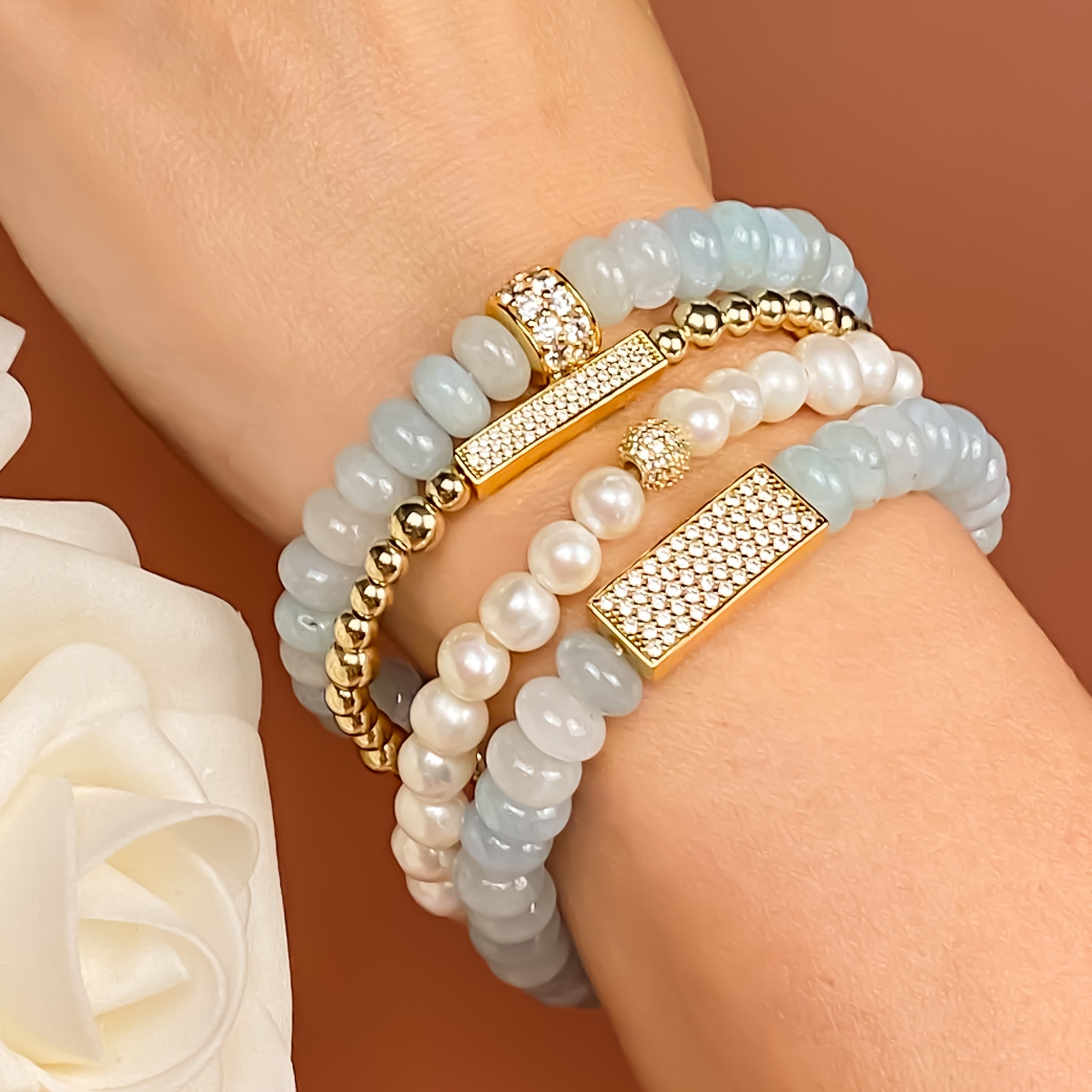 RONDELLE ON SKY BLUE ELASTIC BRACELET