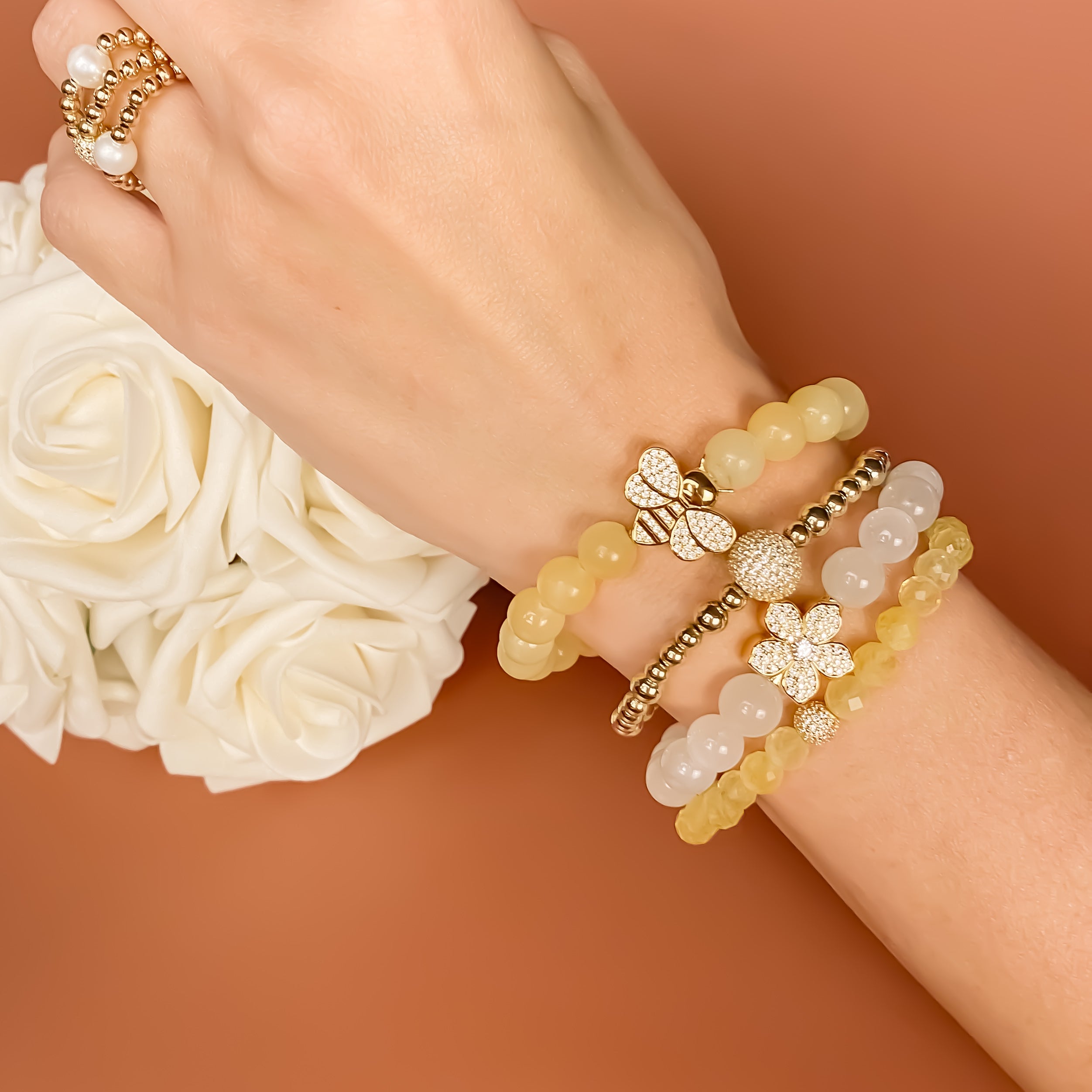 MINI CRYSTAL BALL ON CITRINE ELASTIC BRACELET