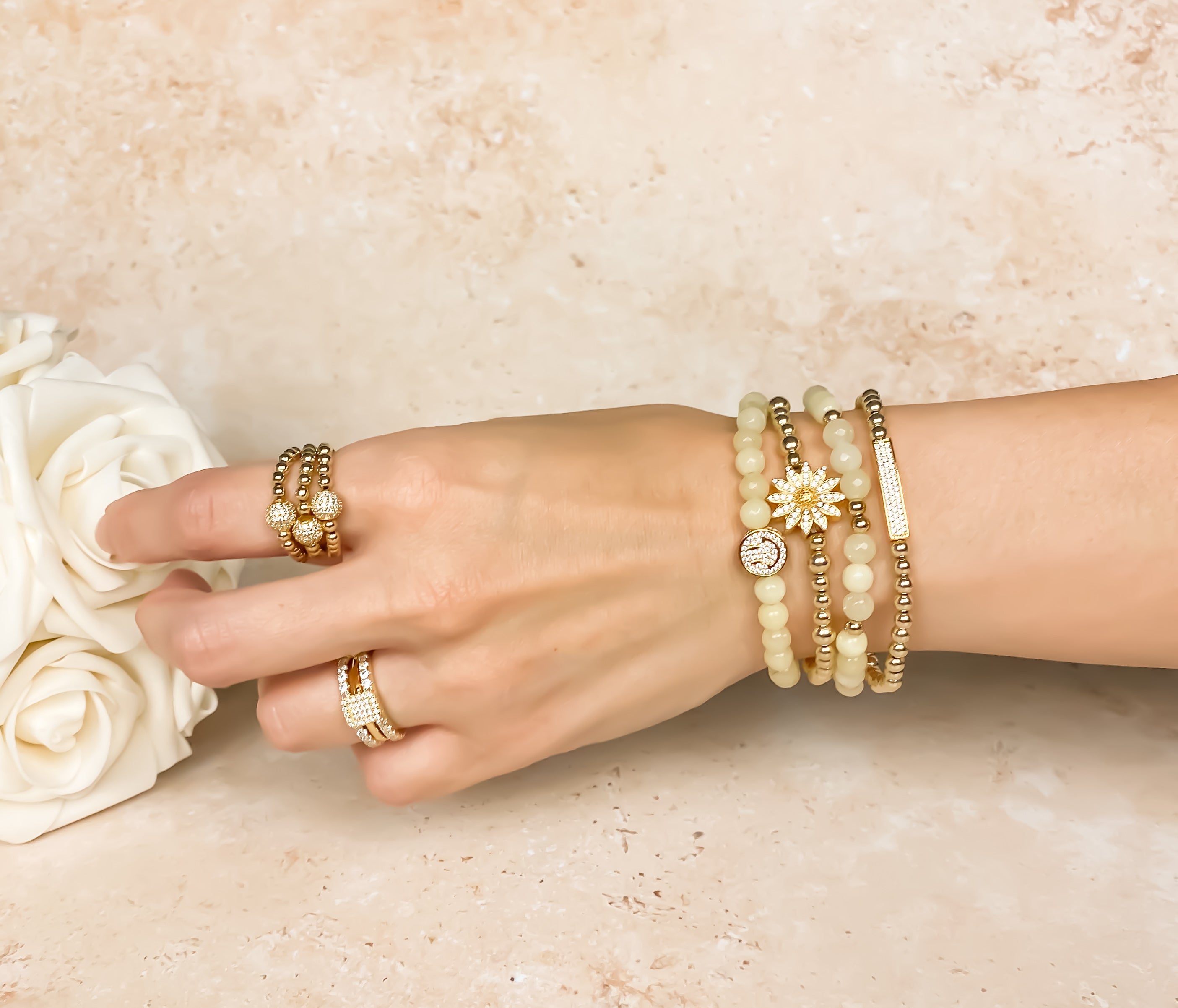 DAIS ON GOLD FILLED BEADS ELASTIC BRACELET