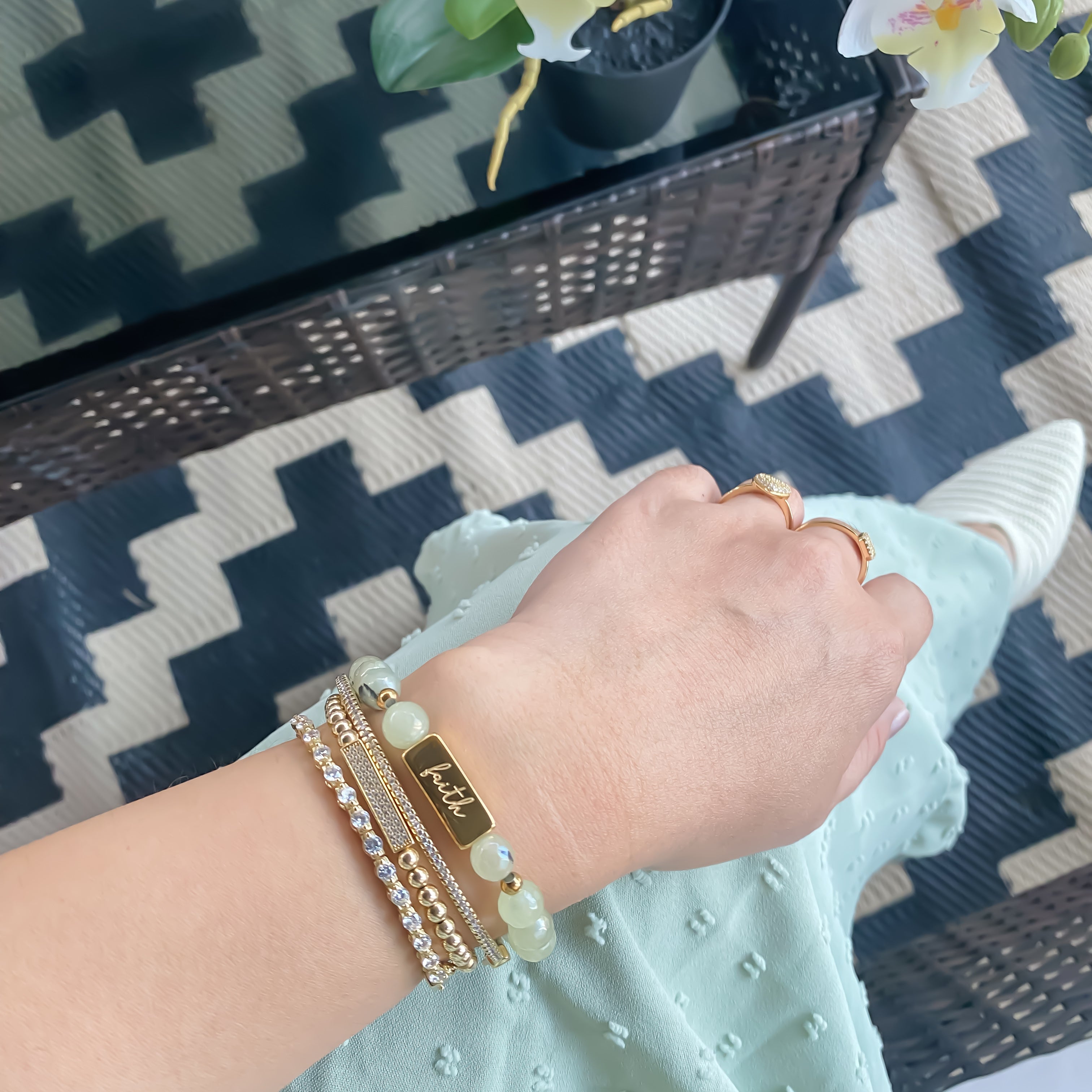 FAITH ON PREHNITE ELASTIC BRACELET