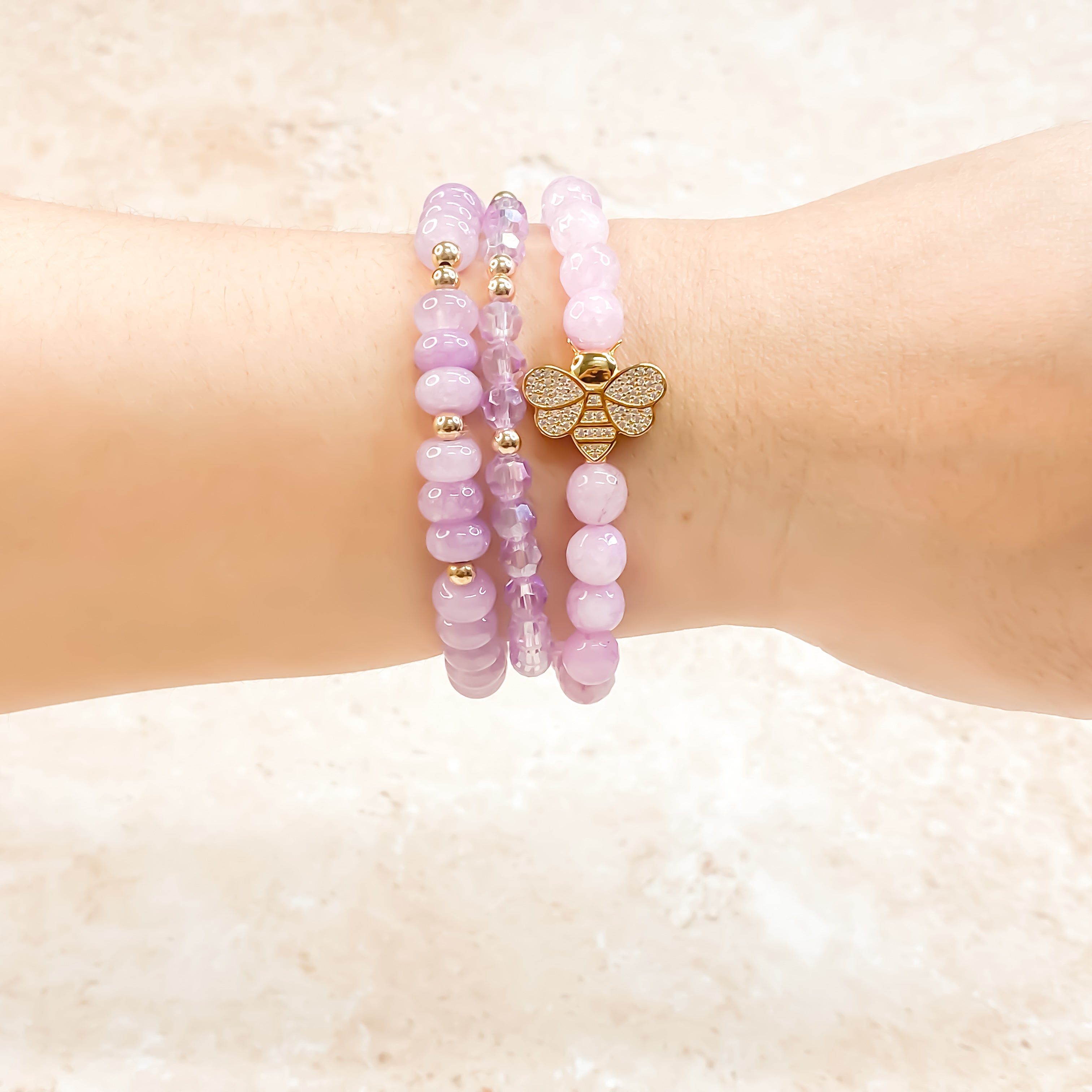 BEE ON LAVENDER JADE ELASTIC BRACELET