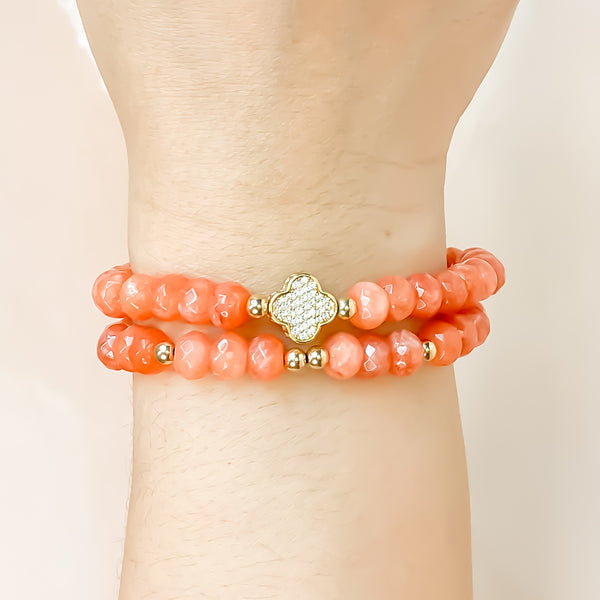 CLOVER ON PAPAYA JADE ELASTIC BRACELET