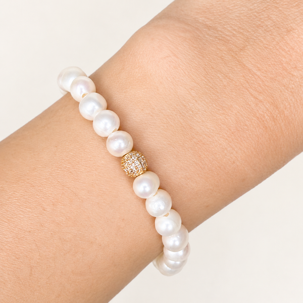 MINI CRYSTAL BALL ON WHITE PEARL BRACELET