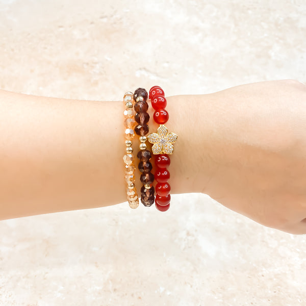 HIBISCUS ON CARNELIAN ELASTIC BRACELET